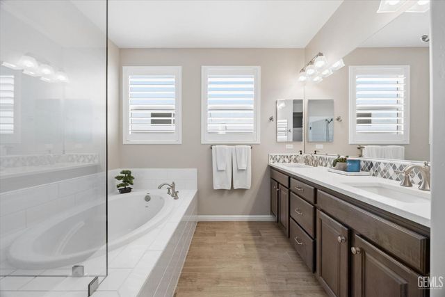 13710 Pixton Avenue, Bakersfield, CA 93311
