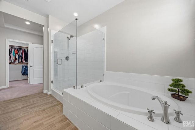 13710 Pixton Avenue, Bakersfield, CA 93311