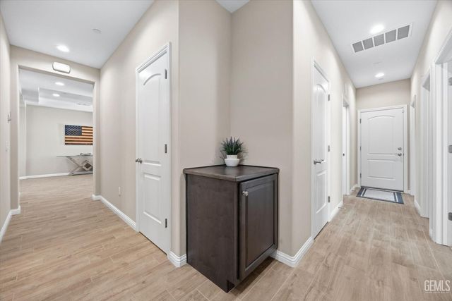 13710 Pixton Avenue, Bakersfield, CA 93311