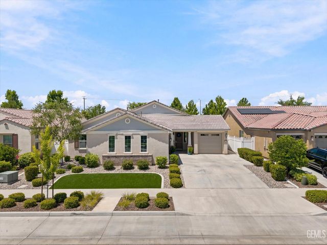 13710 Pixton Avenue, Bakersfield, CA 93311