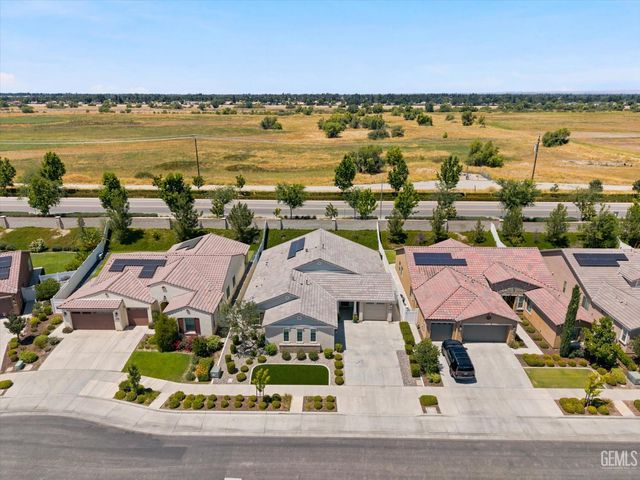 13710 Pixton Avenue, Bakersfield, CA 93311