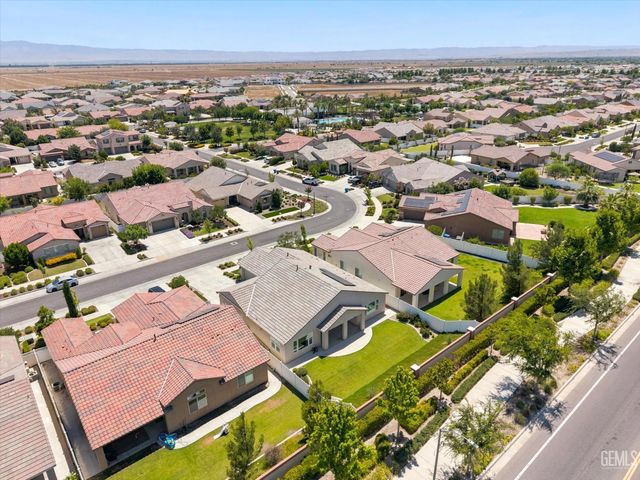 13710 Pixton Avenue, Bakersfield, CA 93311