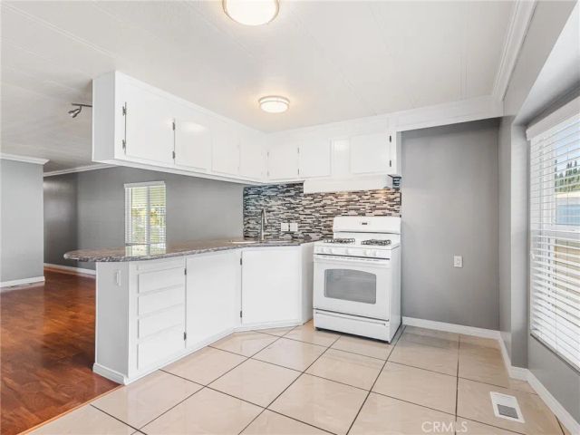 8111 Stanford 138, Garden Grove, CA 92841