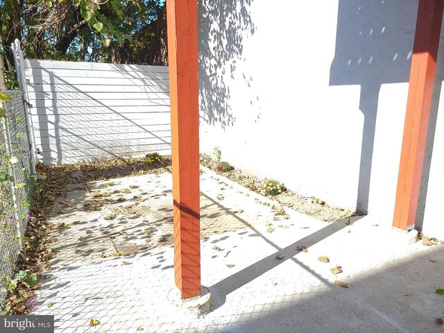 1558 N RANDOLPH ST, Philadelphia, PA 19122