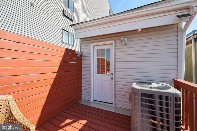 1558 N RANDOLPH ST, Philadelphia, PA 19122