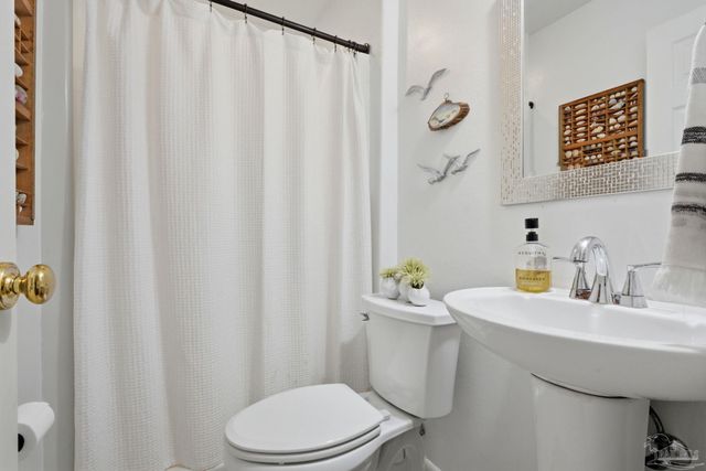 116 S Sunset Blvd, Gulf Breeze, FL 32561