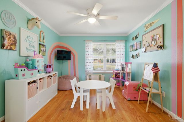 116 S Sunset Blvd, Gulf Breeze, FL 32561