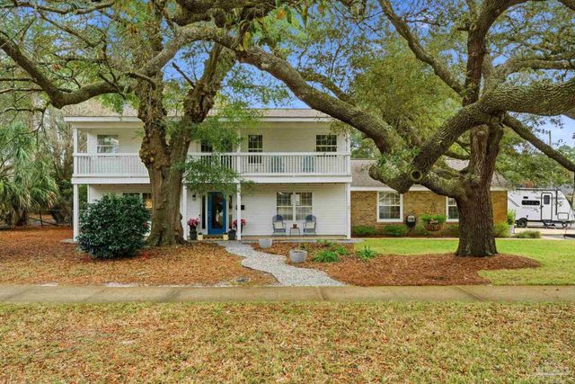 116 S Sunset Blvd, Gulf Breeze, FL 32561