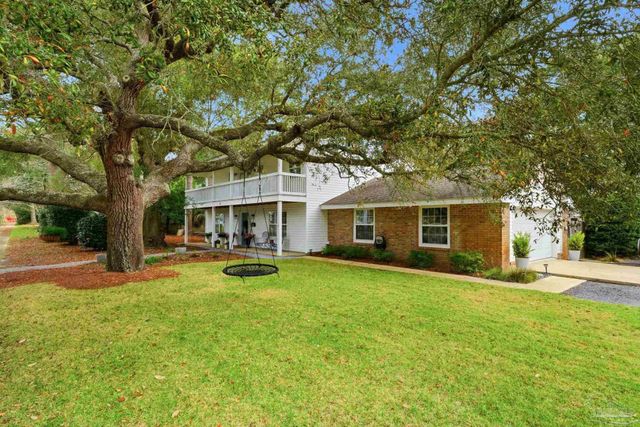 116 S Sunset Blvd, Gulf Breeze, FL 32561