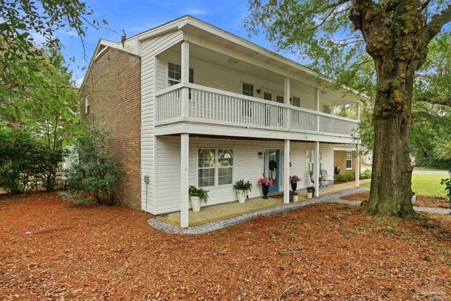 116 S Sunset Blvd, Gulf Breeze, FL 32561
