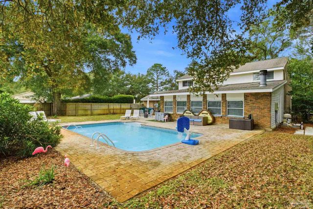 116 S Sunset Blvd, Gulf Breeze, FL 32561