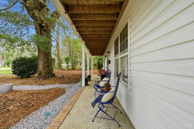 116 S Sunset Blvd, Gulf Breeze, FL 32561