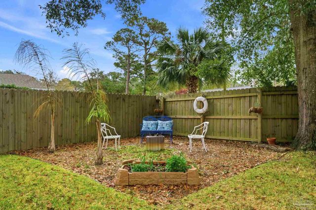 116 S Sunset Blvd, Gulf Breeze, FL 32561