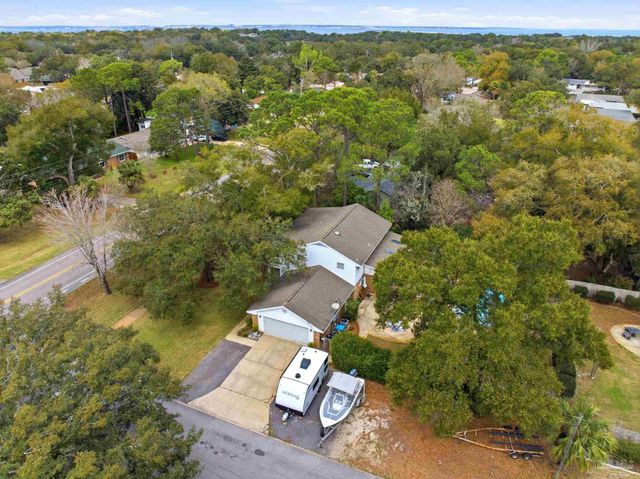 116 S Sunset Blvd, Gulf Breeze, FL 32561