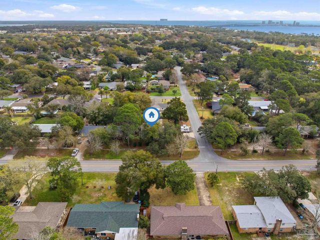 116 S Sunset Blvd, Gulf Breeze, FL 32561