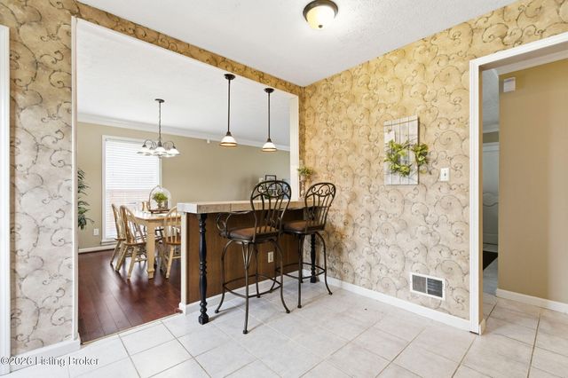 9710 Fairground Rd, Louisville, KY 40291