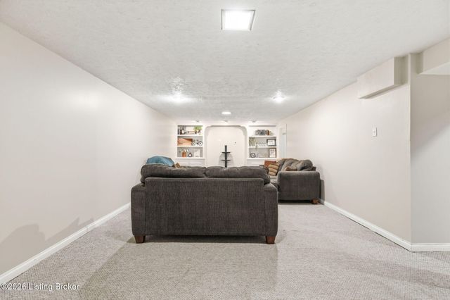 9710 Fairground Rd, Louisville, KY 40291