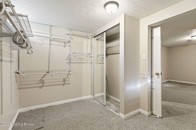 9710 Fairground Rd, Louisville, KY 40291