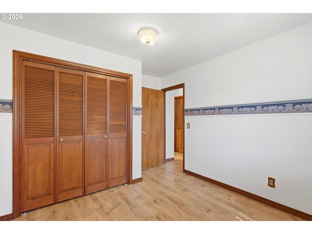 2055 Se OAK CREST Dr, Hillsboro, OR 97123