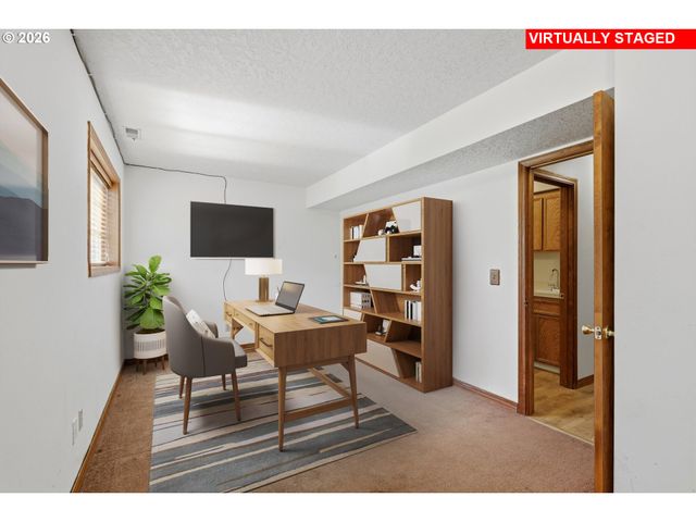 2055 Se OAK CREST Dr, Hillsboro, OR 97123
