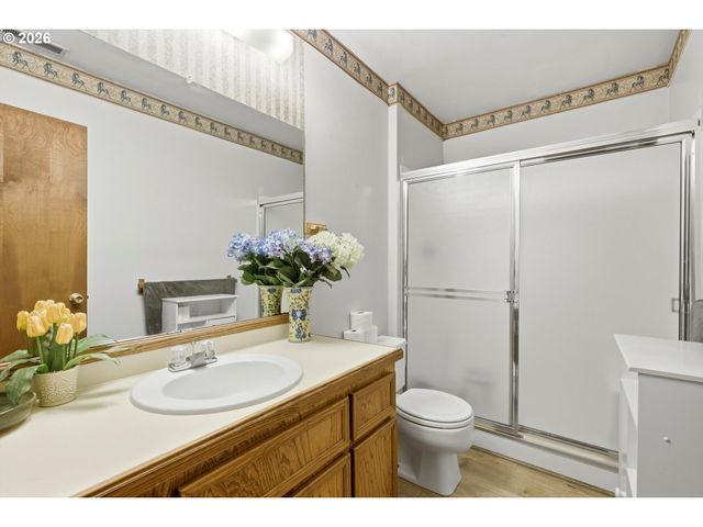 2055 Se OAK CREST Dr, Hillsboro, OR 97123