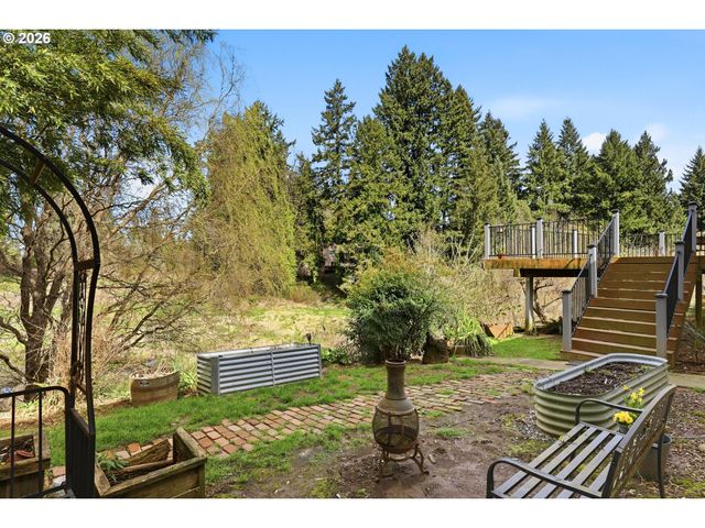 2055 Se OAK CREST Dr, Hillsboro, OR 97123