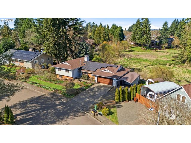2055 Se OAK CREST Dr, Hillsboro, OR 97123
