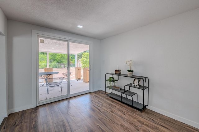 6667 Elwood Drive NW, Los Ranchos, NM 87107