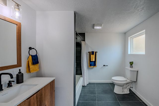 6667 Elwood Drive NW, Los Ranchos, NM 87107