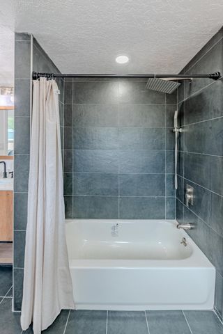 6667 Elwood Drive NW, Los Ranchos, NM 87107