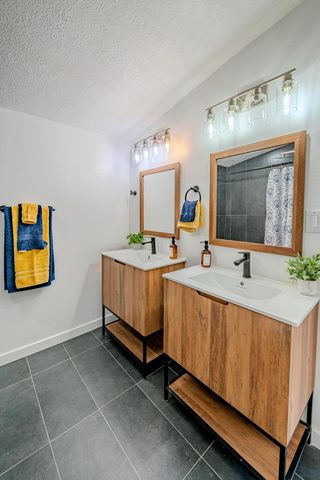 6667 Elwood Drive NW, Los Ranchos, NM 87107