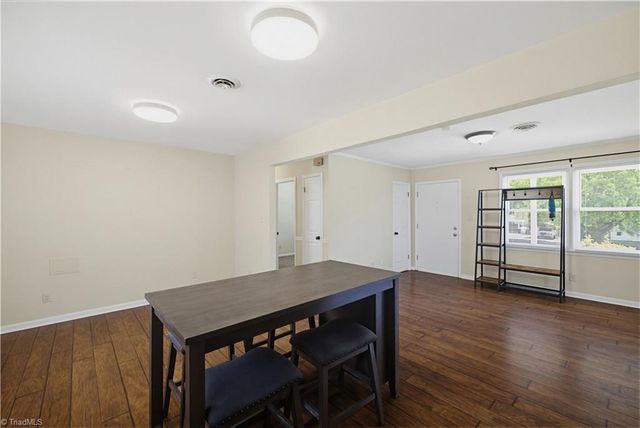 8933 Ambridge Drive, Kernersville, NC 27284