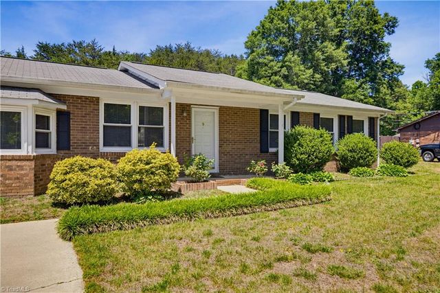 8933 Ambridge Drive, Kernersville, NC 27284