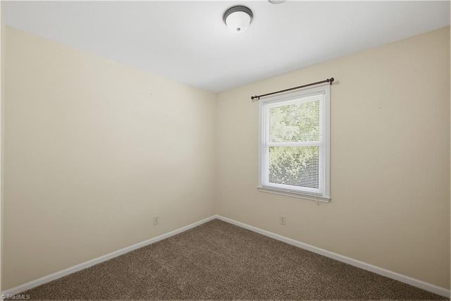 8933 Ambridge Drive, Kernersville, NC 27284