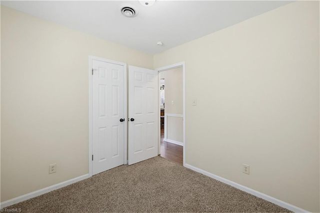 8933 Ambridge Drive, Kernersville, NC 27284