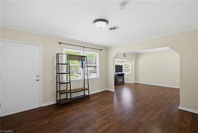 8933 Ambridge Drive, Kernersville, NC 27284