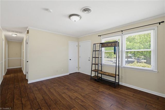 8933 Ambridge Drive, Kernersville, NC 27284