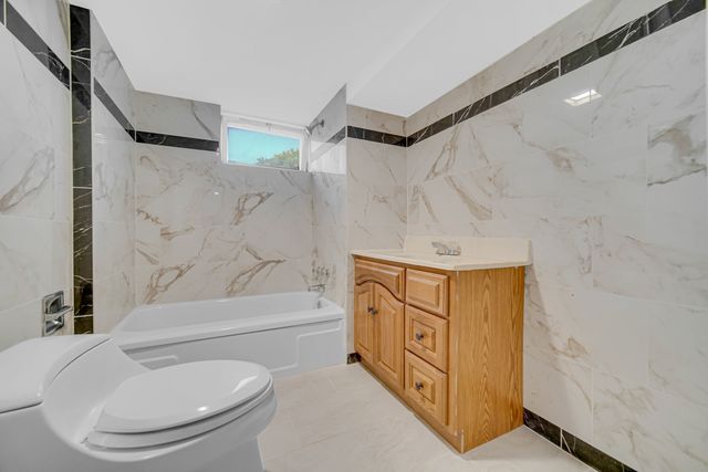 2621 Ridge Road, Lansing, IL 60438