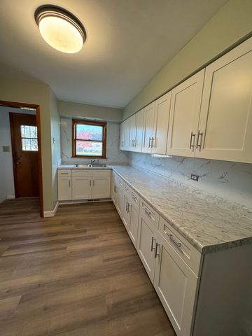 2621 Ridge Road, Lansing, IL 60438