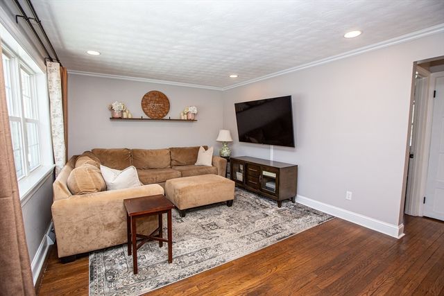 128 Tremont St, Mansfield, MA 02048