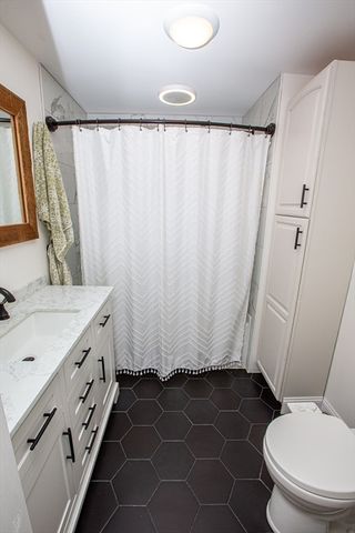 128 Tremont St, Mansfield, MA 02048