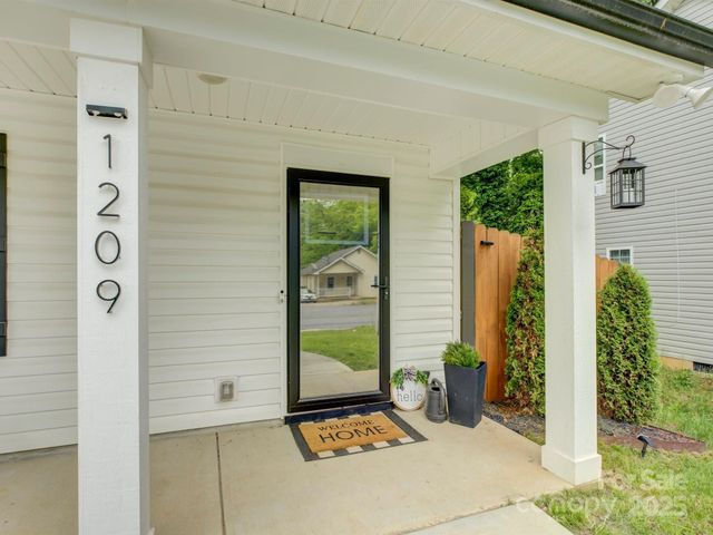 1209 Gaston Avenue, Gastonia, NC 28052