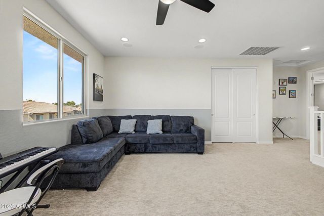 8730 W VISTA Avenue, Glendale, AZ 85305