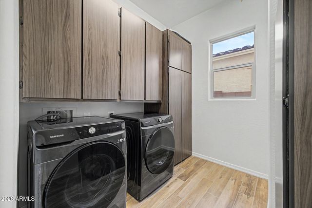 8730 W VISTA Avenue, Glendale, AZ 85305