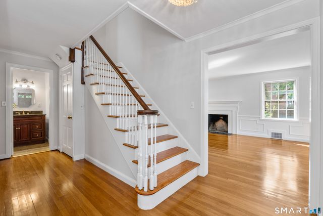20 Staples Place, West Hartford, CT 06107