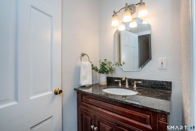 20 Staples Place, West Hartford, CT 06107