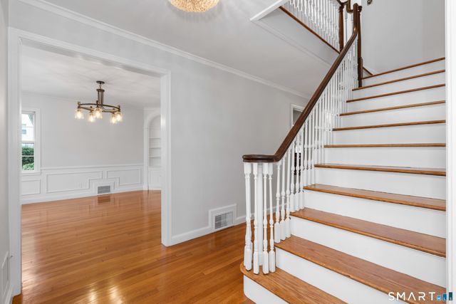 20 Staples Place, West Hartford, CT 06107