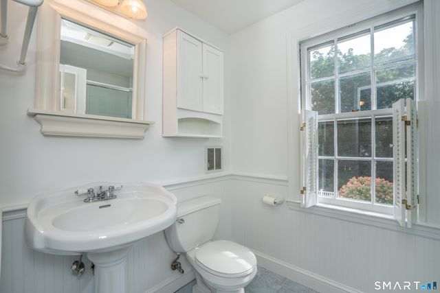 20 Staples Place, West Hartford, CT 06107