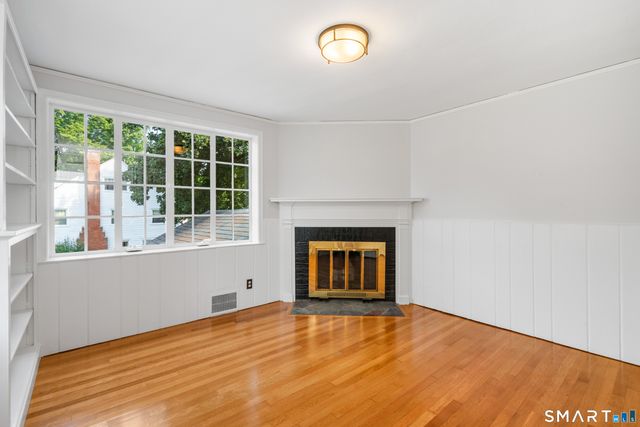 20 Staples Place, West Hartford, CT 06107