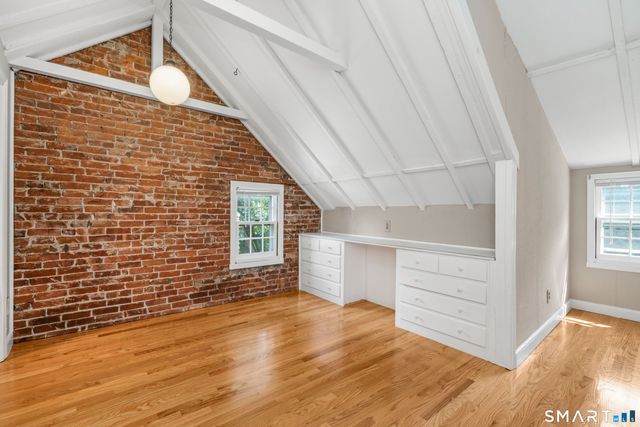 20 Staples Place, West Hartford, CT 06107
